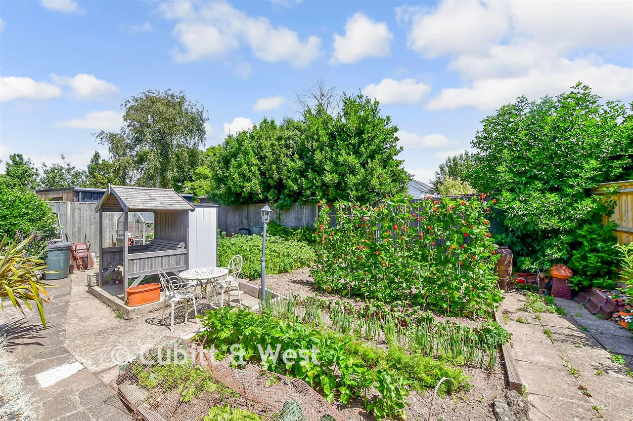 Garden Close, Hayling Island, PO11, photo 15