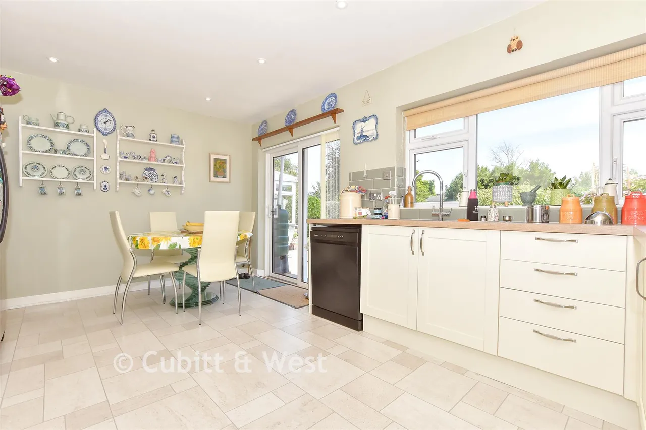 Garden Close, Hayling Island, PO11, photo 5