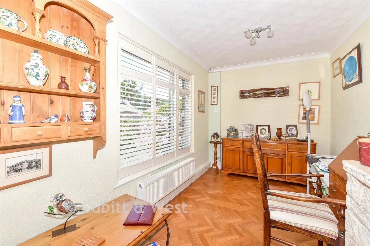 Garden Close, Hayling Island, PO11, photo 7