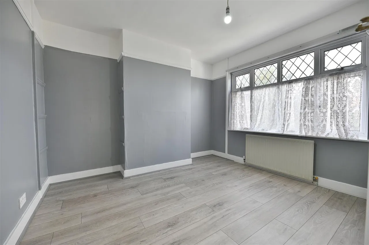 Fairlop Road, Barkingside, Essex, Ilford, IG62EF, photo 8