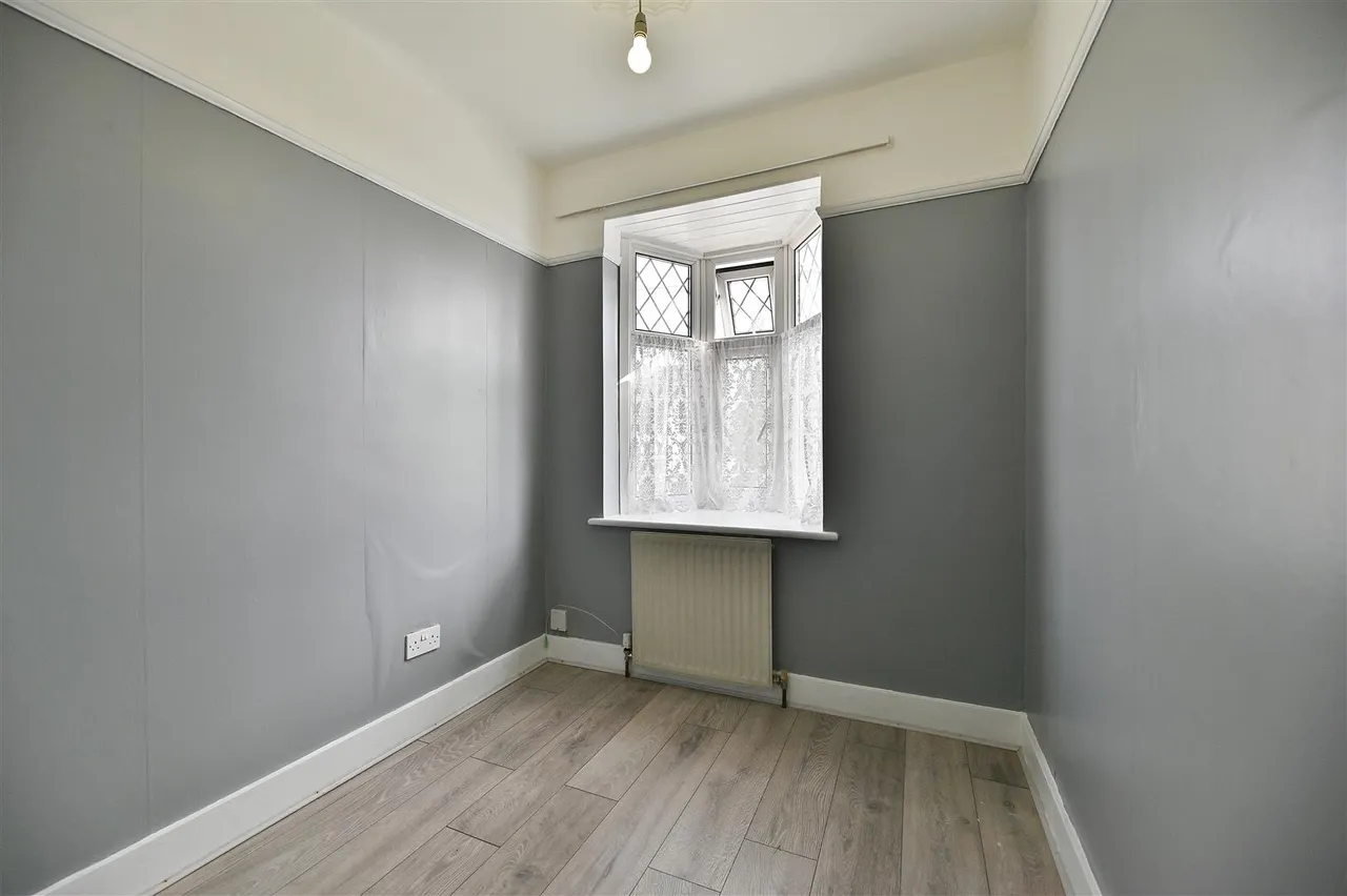 Fairlop Road, Barkingside, Essex, Ilford, IG62EF, photo 10