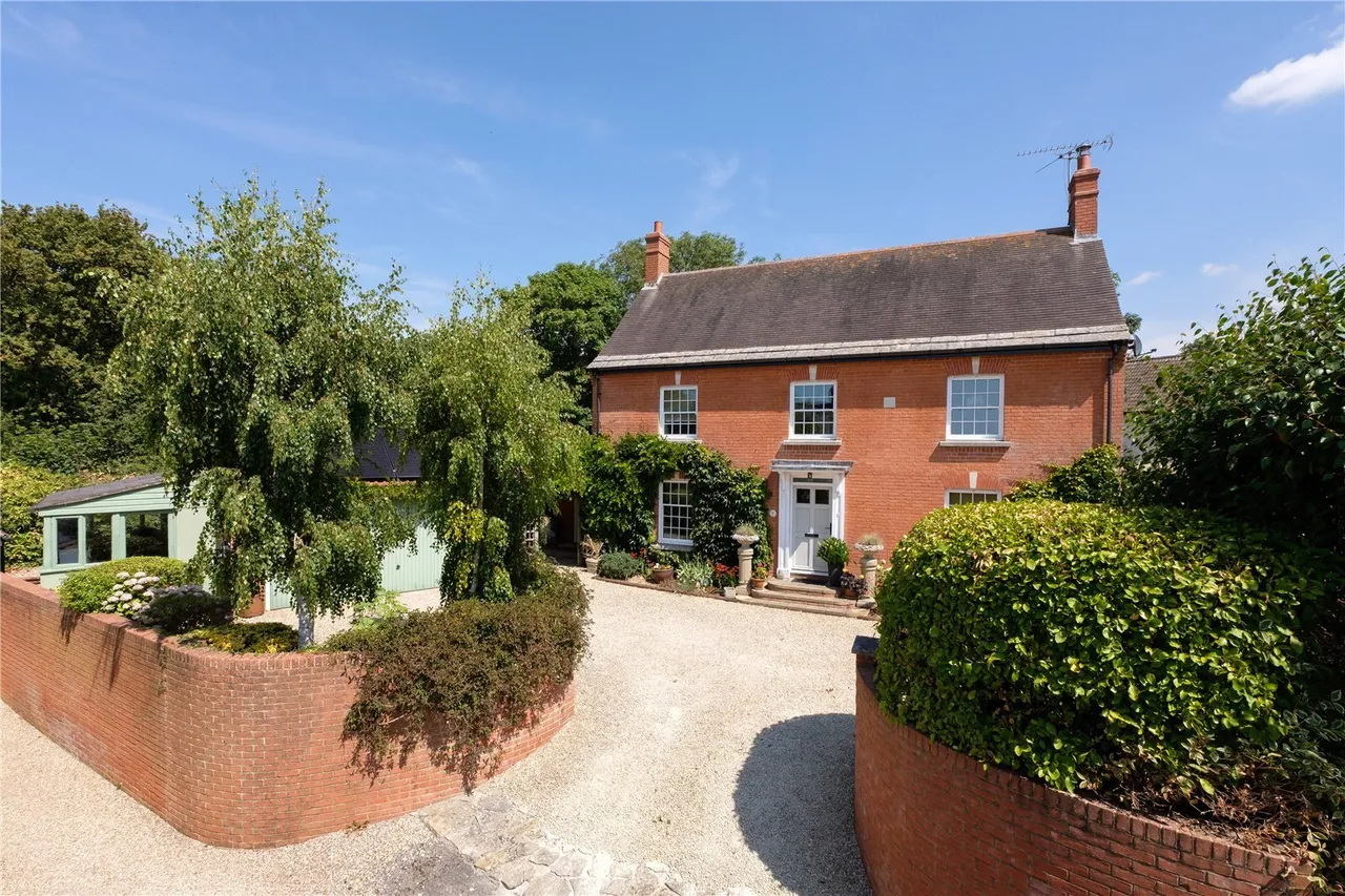 4 bed house for sale, Howarth Close, Burton Bradstock, DT6