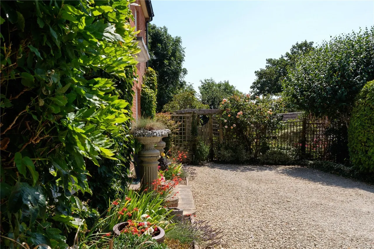 Howarth Close, Burton Bradstock, DT6, photo 31