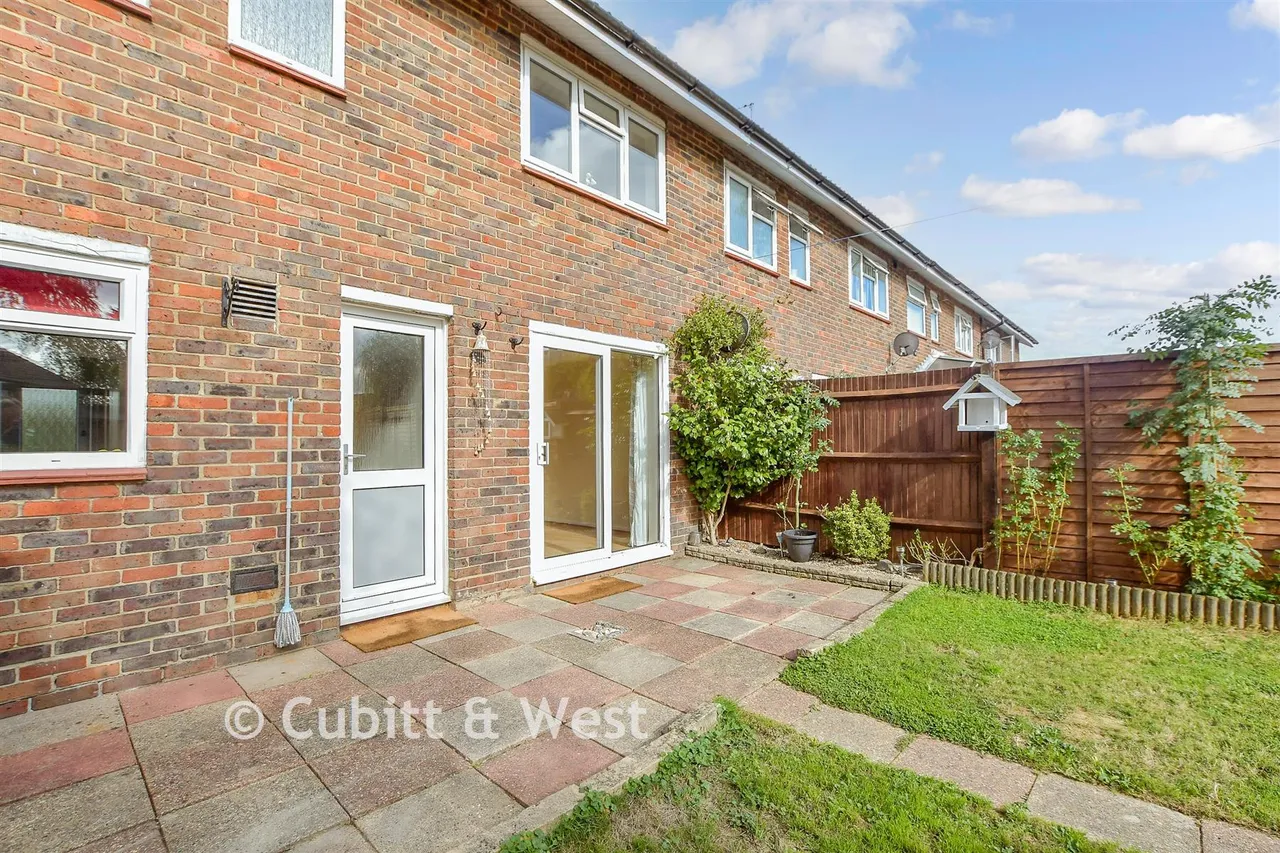 Rother Crescent, Gossops Green, RH11, photo 21