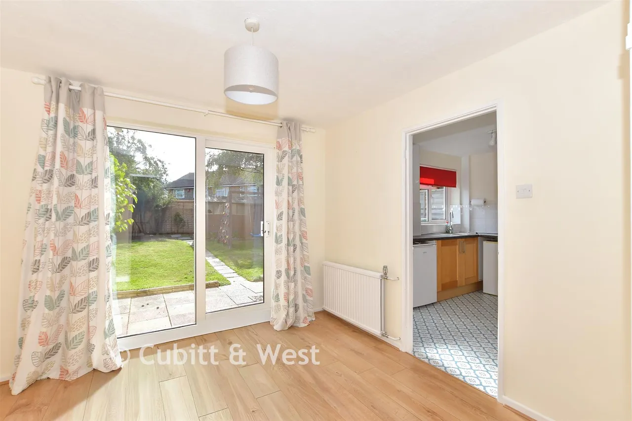 Rother Crescent, Gossops Green, RH11, photo 8