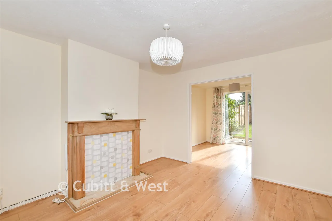 Rother Crescent, Gossops Green, RH11, photo 5