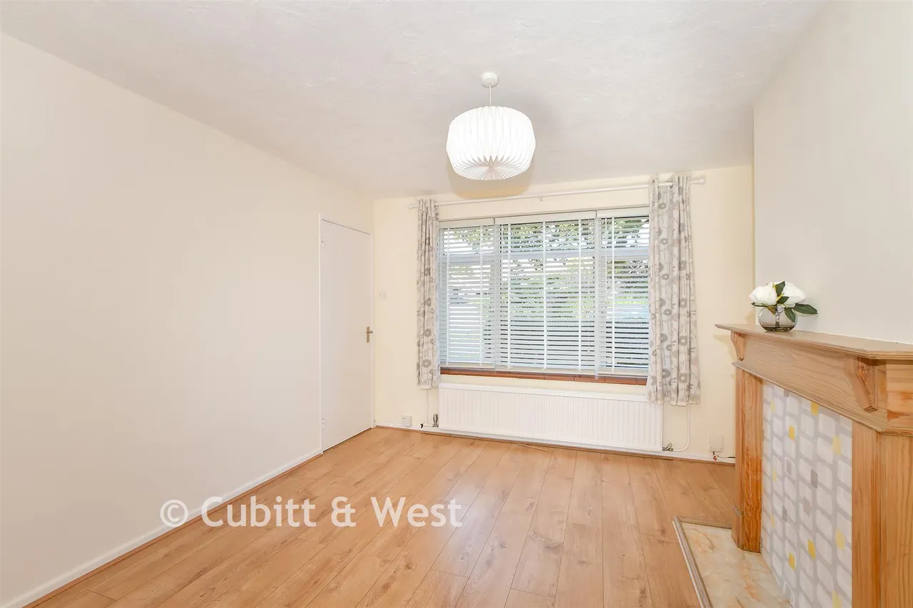 Rother Crescent, Gossops Green, RH11, photo 6