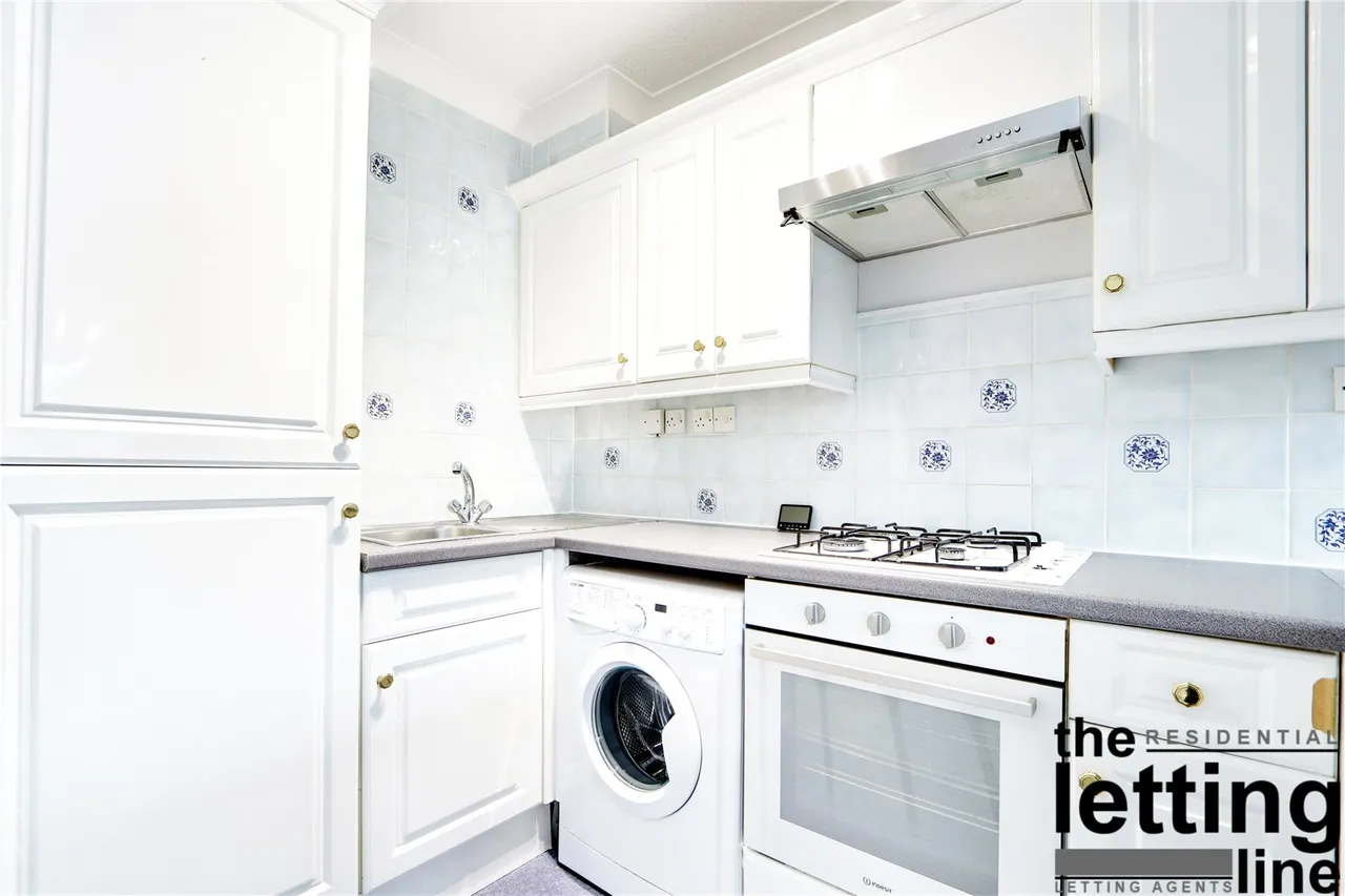 Robertson Close, Broxbourne, EN10, photo 7
