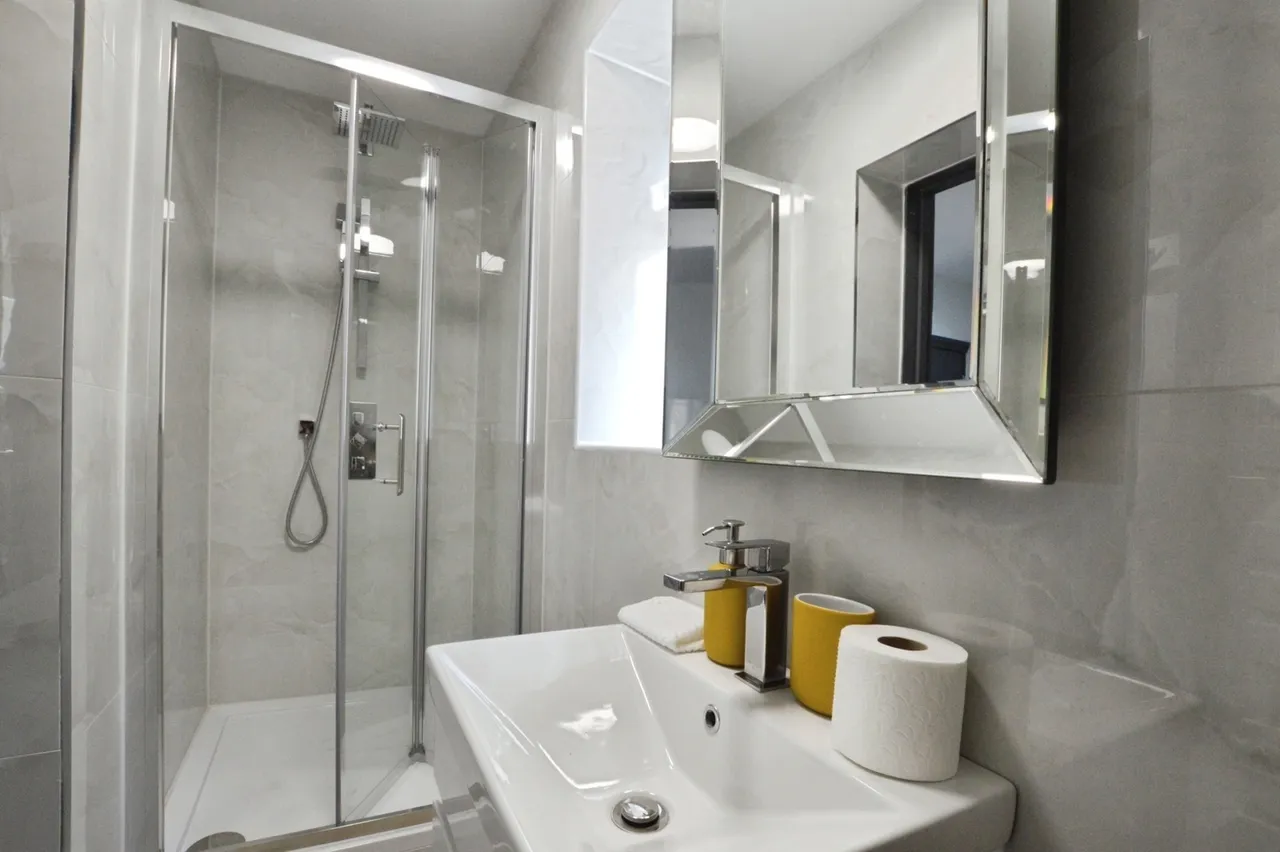 Park Lane, HORNCHURCH, Essex, RM11, photo 2