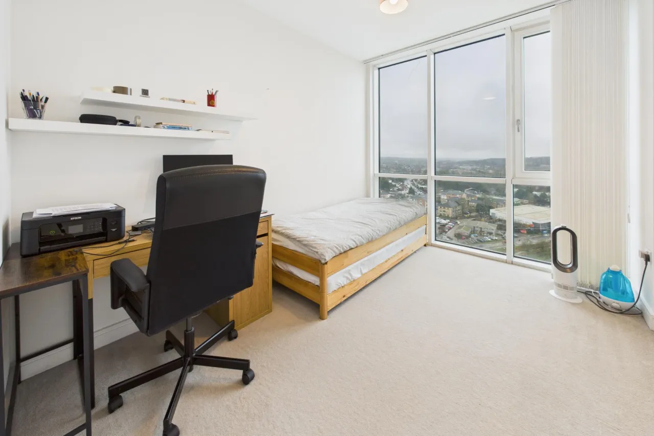 K D Tower, Cotterells, HP1, photo 8