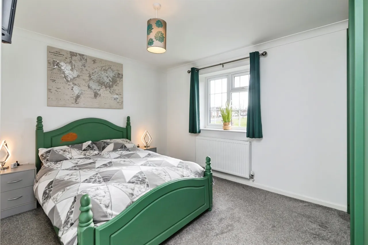Witney Green, LOWESTOFT, photo 8