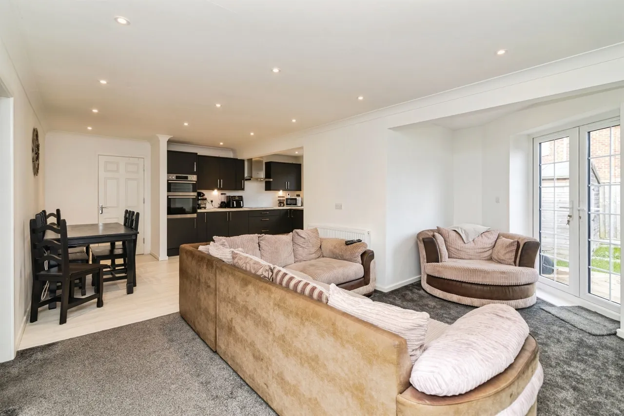 4 bed house for sale — Witney Green, LOWESTOFT