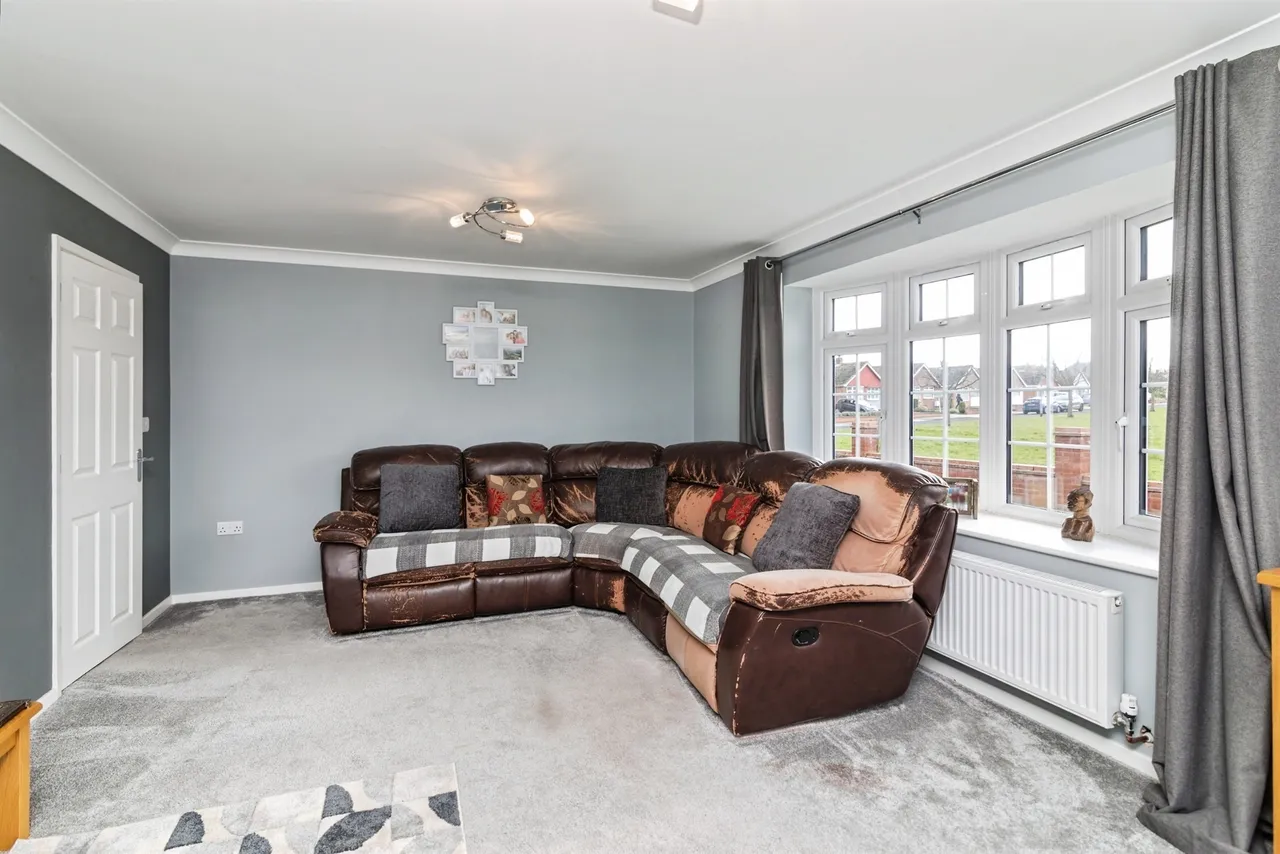 Witney Green, LOWESTOFT, photo 6