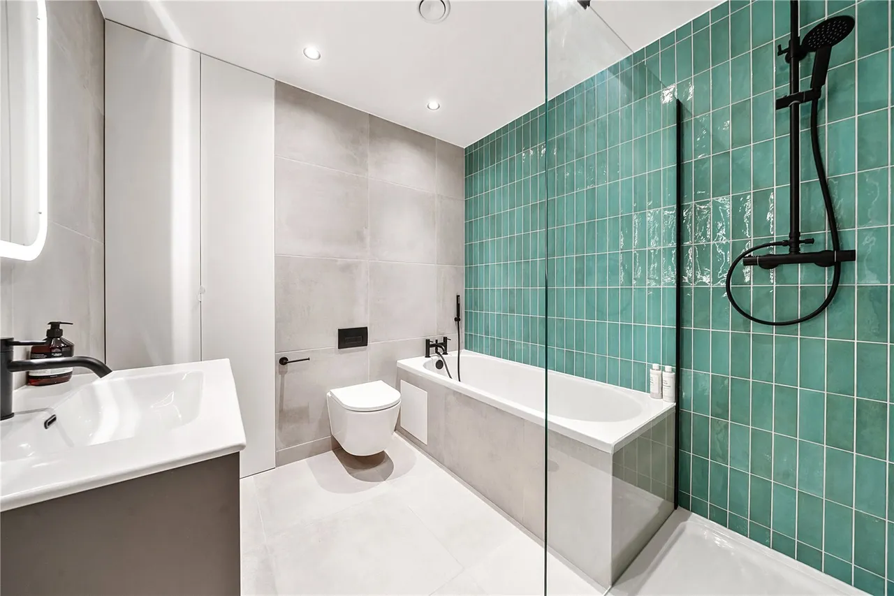 Rosemont Road, London, W3, photo 10
