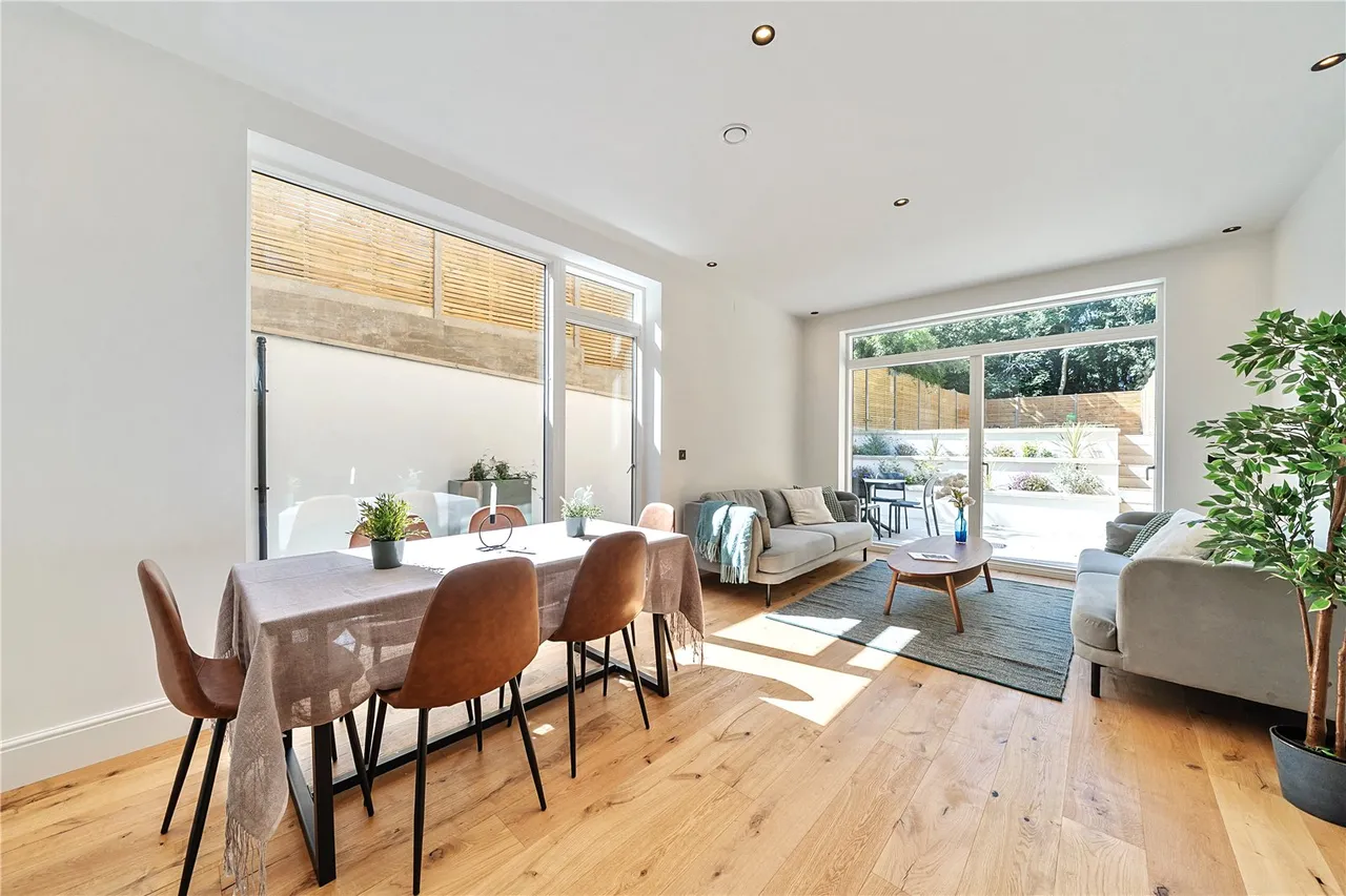 Rosemont Road, London, W3, photo 14
