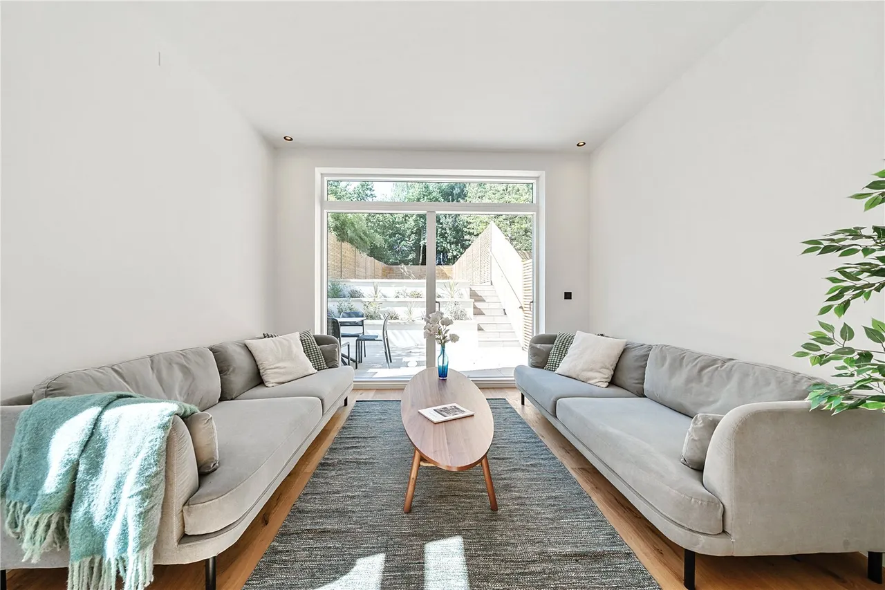 Rosemont Road, London, W3, photo 3