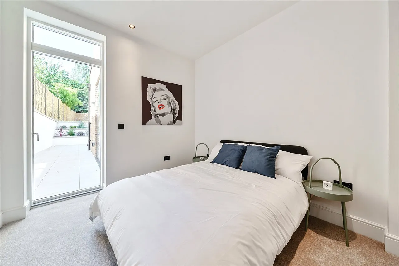 Rosemont Road, London, W3, photo 15