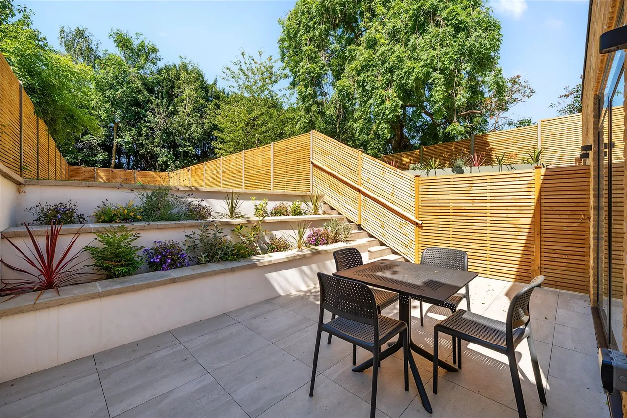 Rosemont Road, London, W3, photo 2