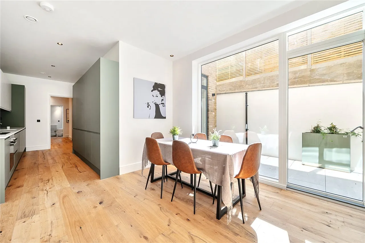 Rosemont Road, London, W3, photo 5