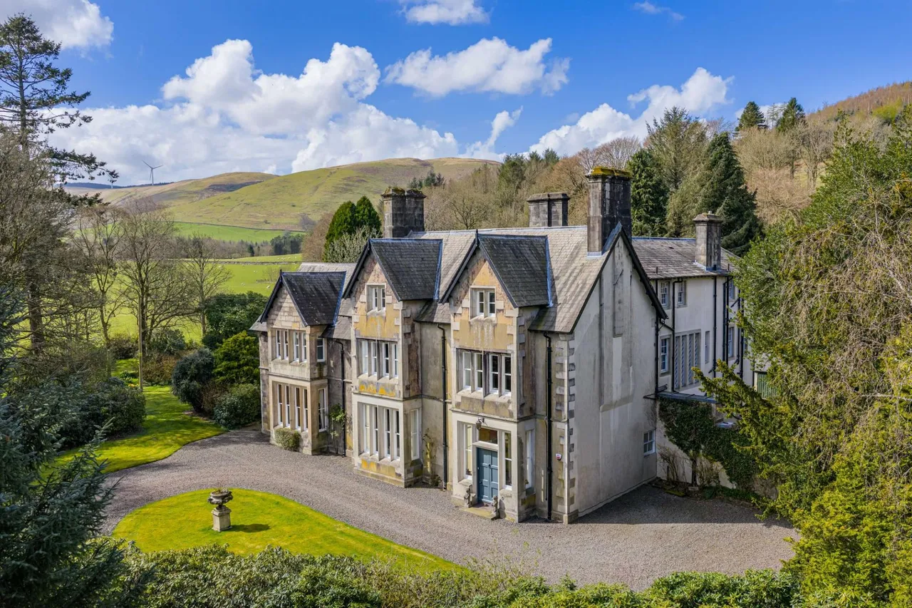 7 bed house for sale, Burnfoot House, Westerkirk, DG13