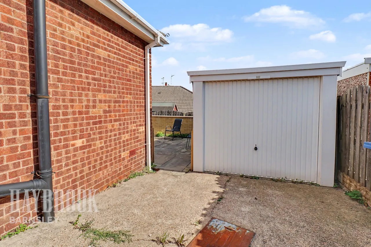Minster Way, Monk Bretton, photo 9