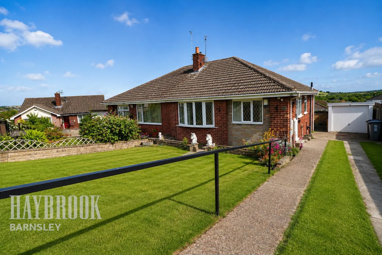 2 bed house for sale, Minster Way, Monk Bretton