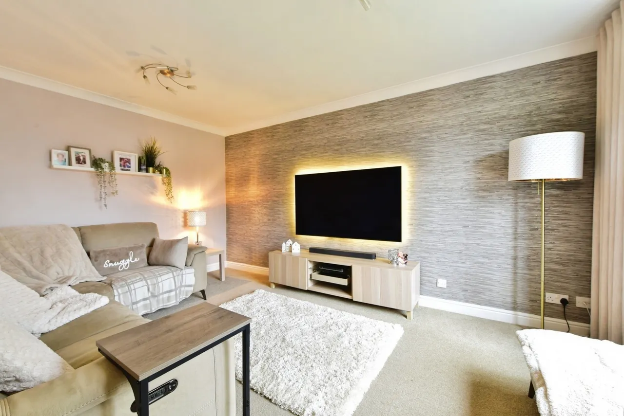 Morton Gardens, SHEFFIELD, South Yorkshire, S20, photo 3