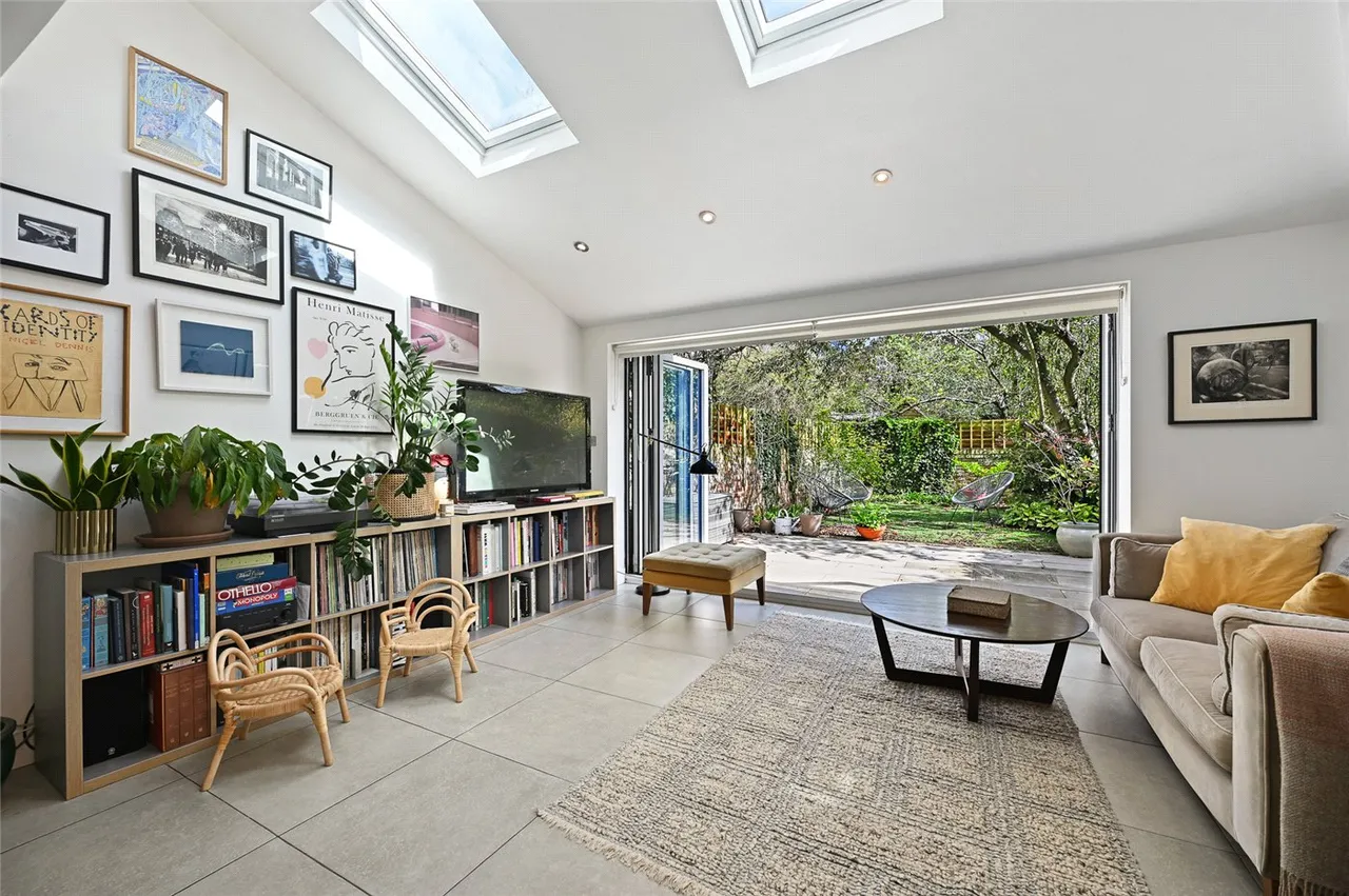 Ormiston Grove, London, W12, photo 4