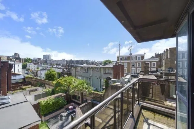 2 bed flat to rent, Earls Court Road, Earls Court, SW5