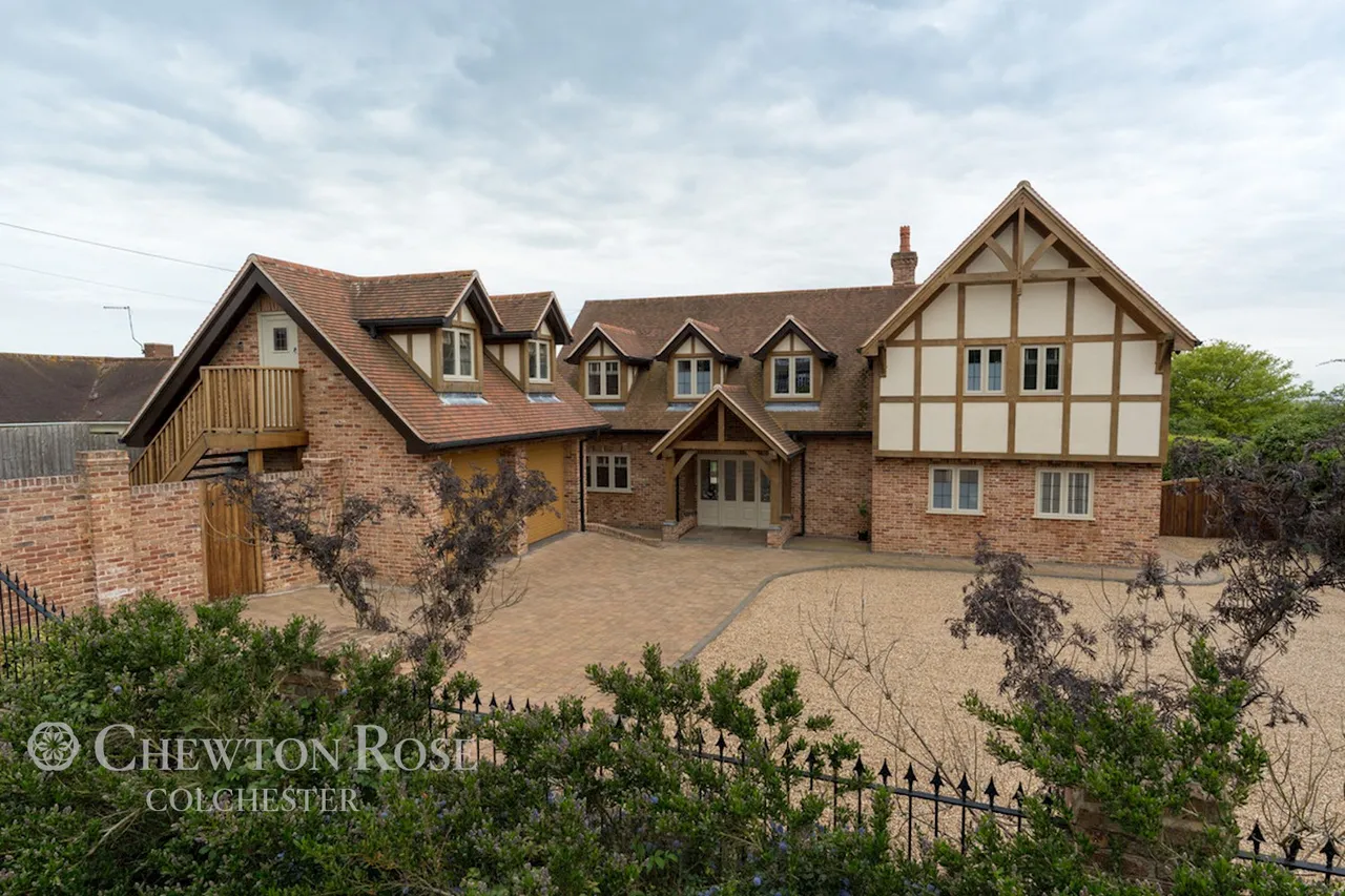 5 bed house for sale, Church Road, Peldon
