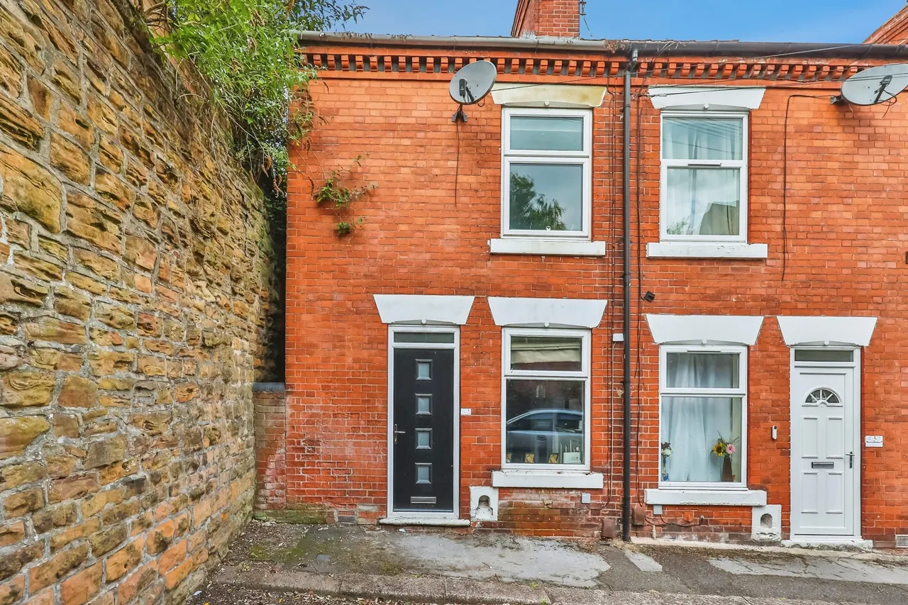 2 bed house for sale, Vine Terrace, Hucknall, NG15