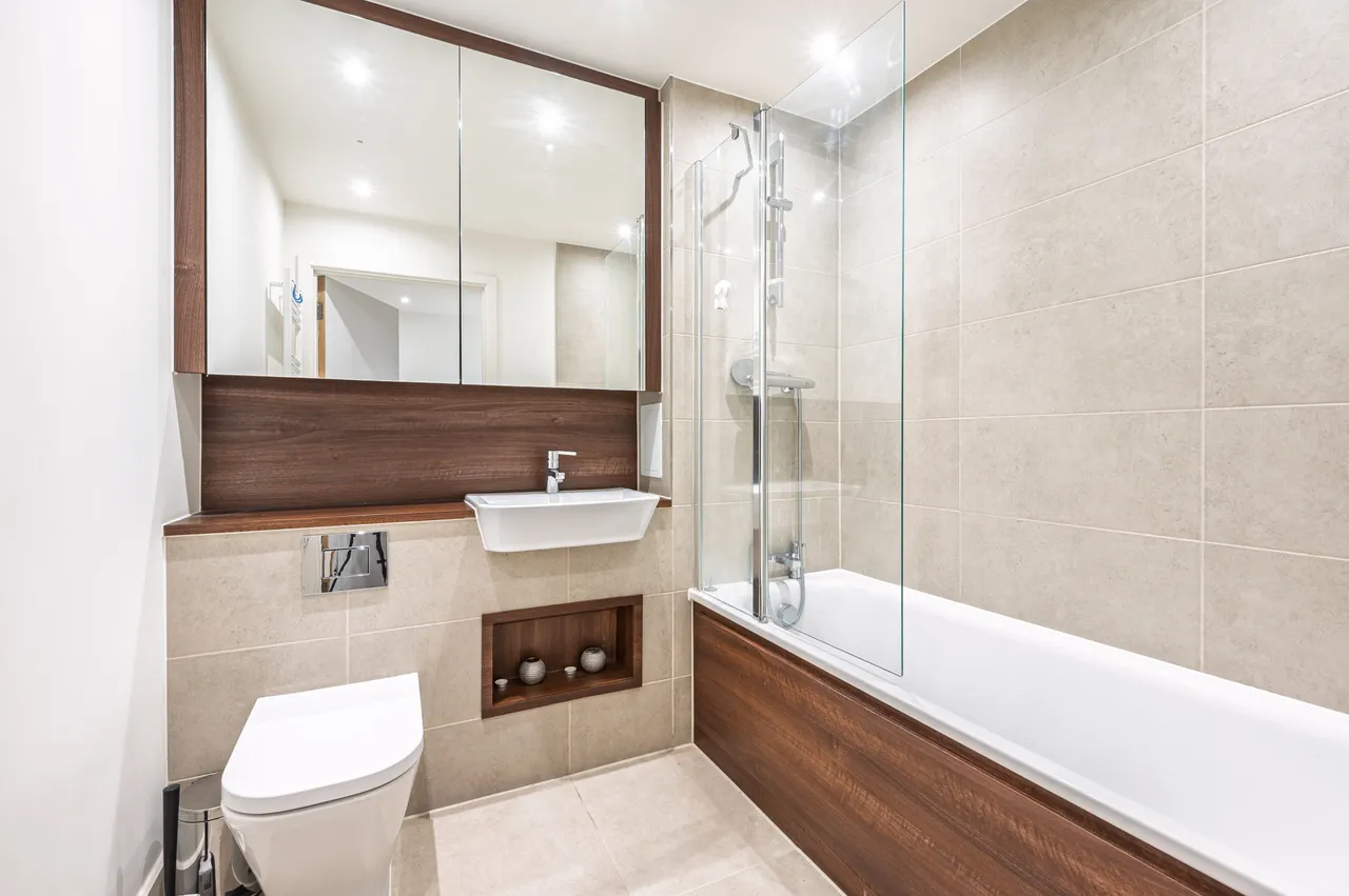 Flat 22, Hawfinch House, 1 Moorhen Drive, London, photo 9