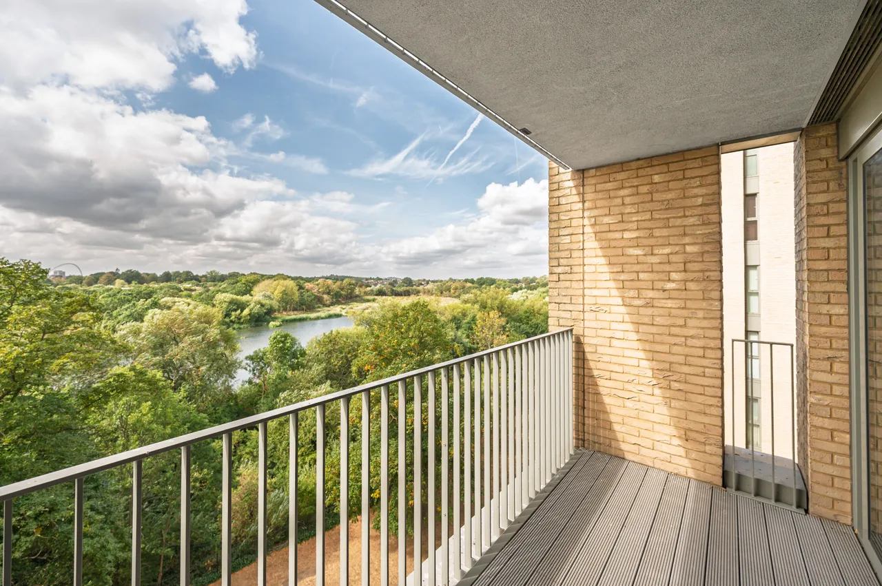 Flat 22, Hawfinch House, 1 Moorhen Drive, London, photo 4