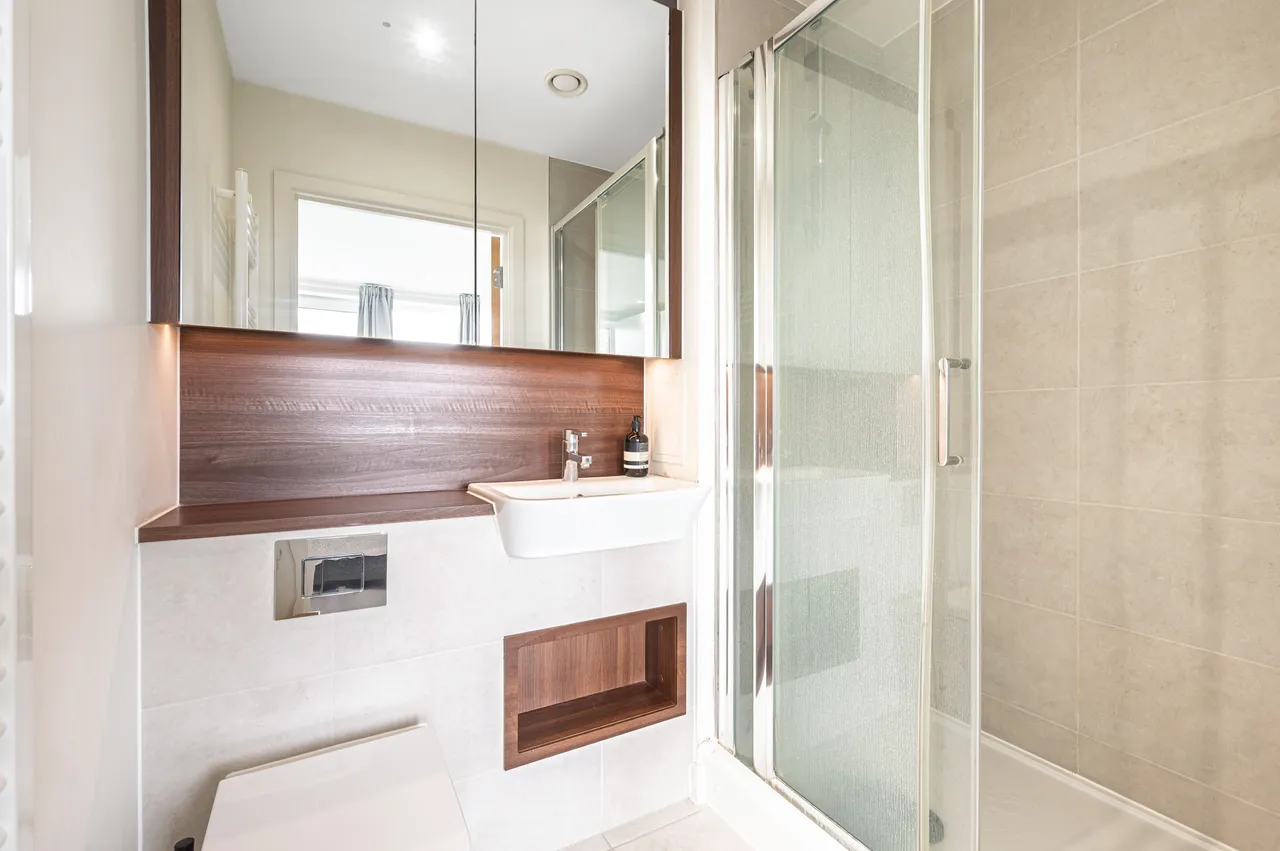 Flat 22, Hawfinch House, 1 Moorhen Drive, London, photo 7