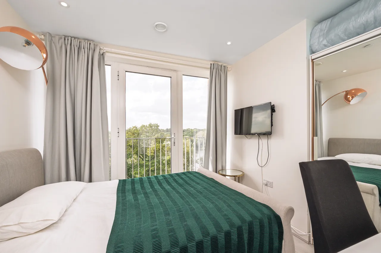 Flat 22, Hawfinch House, 1 Moorhen Drive, London, photo 8