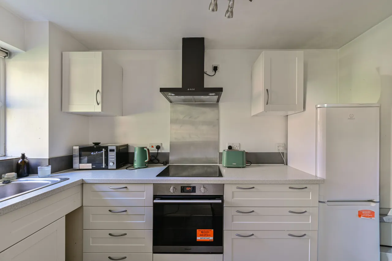 56 Molyneux Drive, London, photo 7