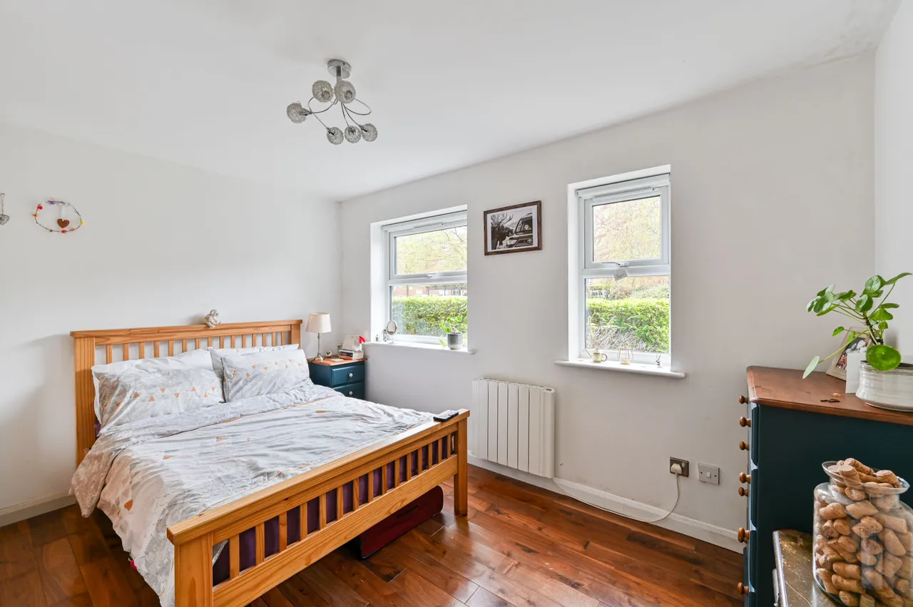 56 Molyneux Drive, London, photo 11