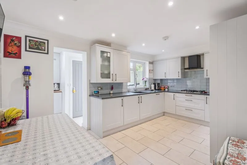 Churchill Drive, Marlow SL7 1TW, photo 2