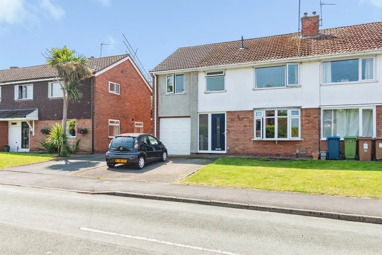 Farmdown Road, Stafford, ST17, photo 2