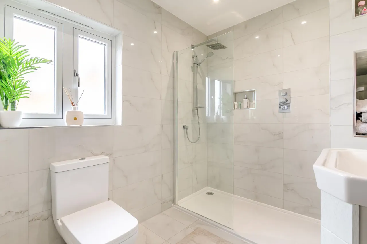 Pear Tree Lane, Shorne, DA12, photo 17