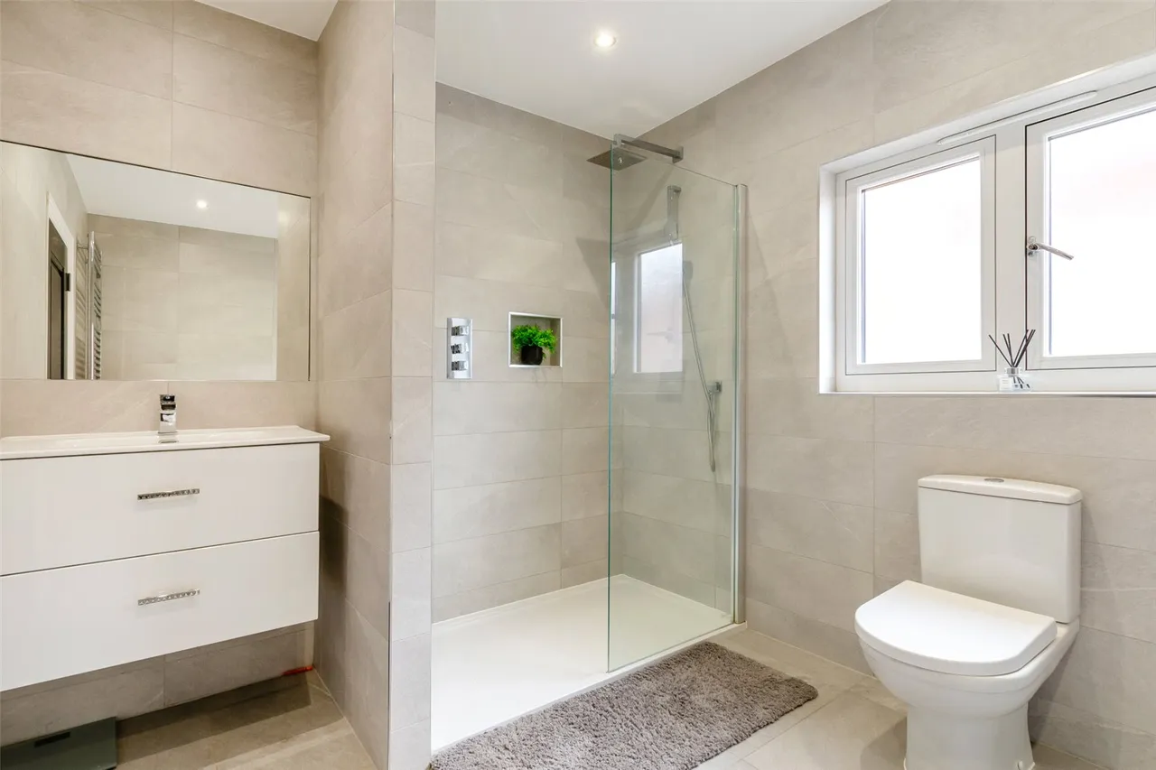 Pear Tree Lane, Shorne, DA12, photo 23