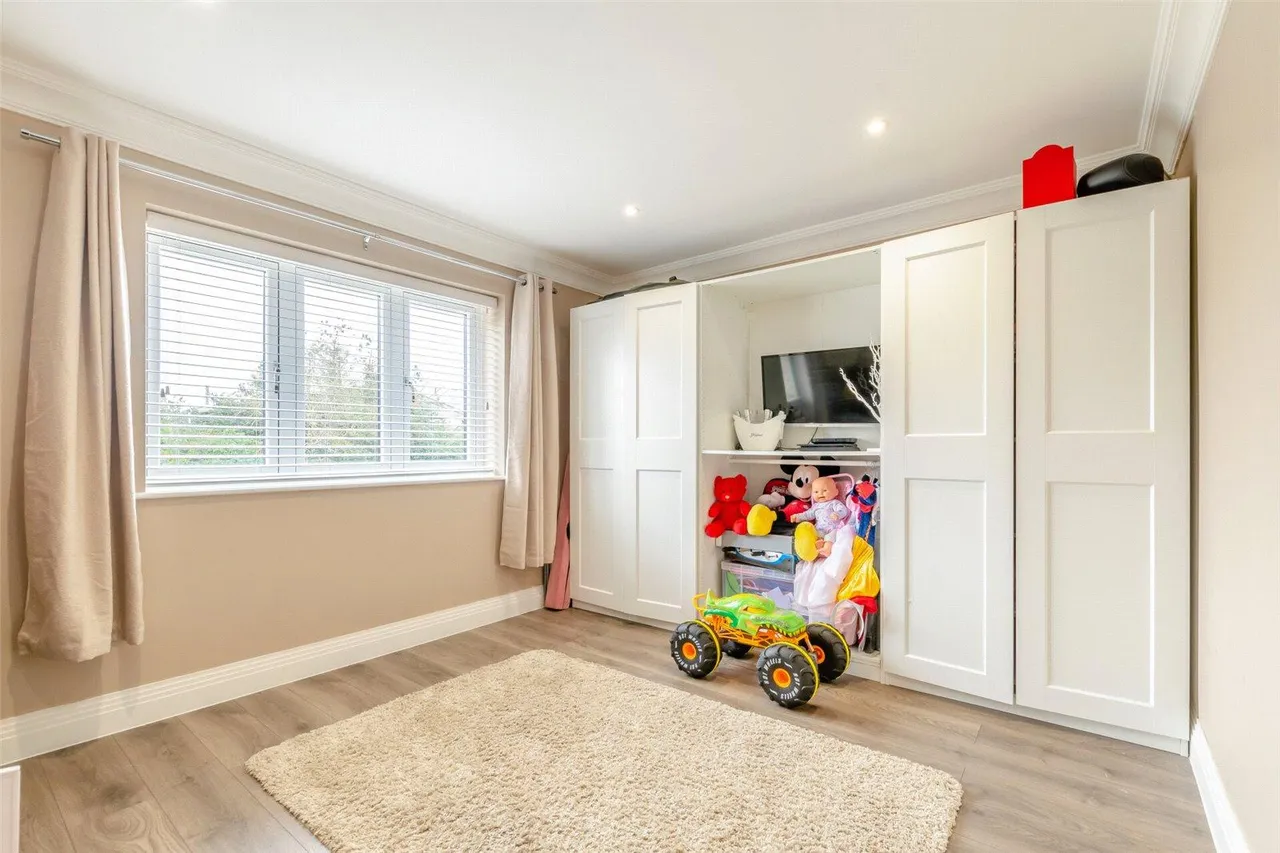 Pear Tree Lane, Shorne, DA12, photo 13
