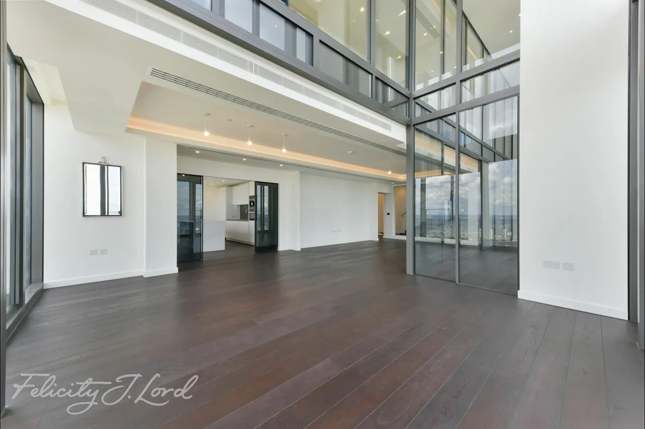 5 bed property for sale, Bondway Parry Street, London, SW8