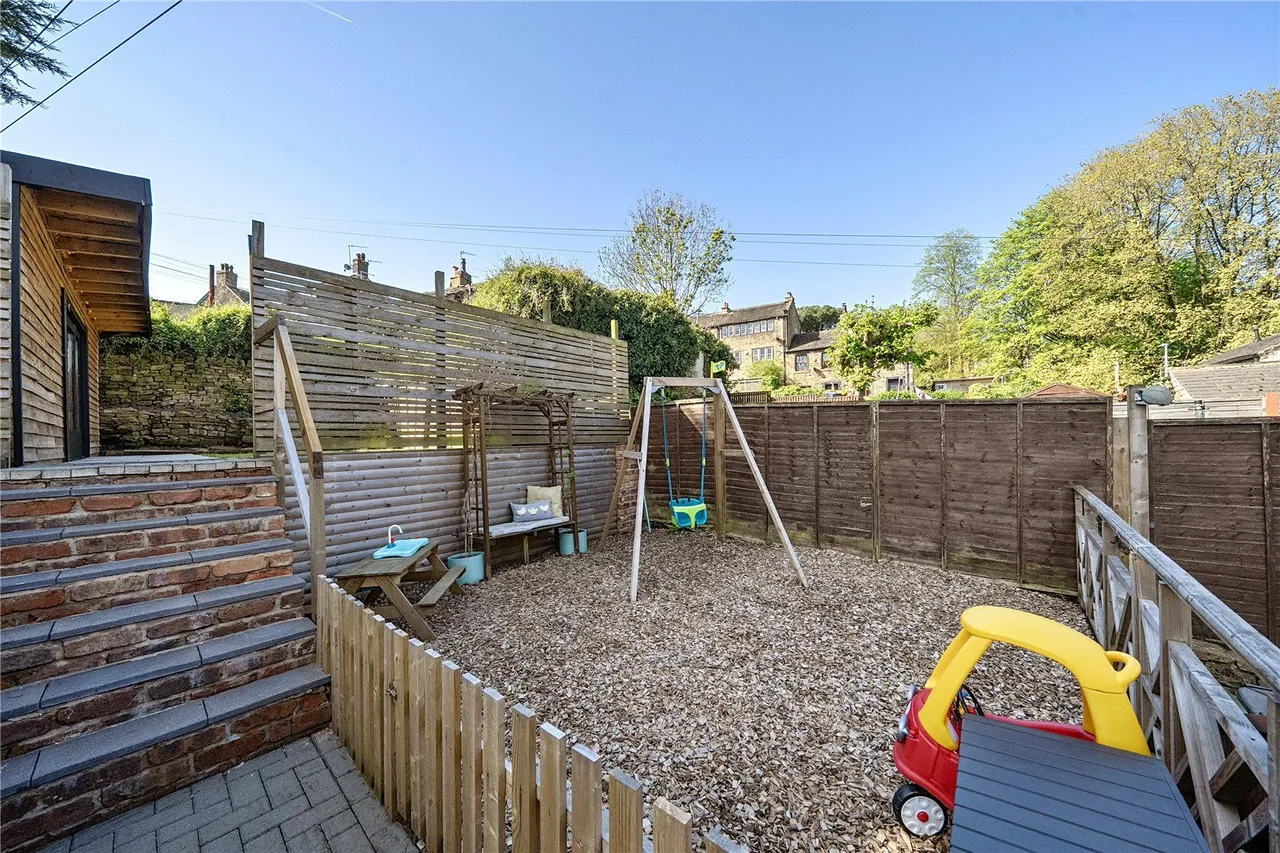 Manchester Road, Linthwaite, HD7, photo 19