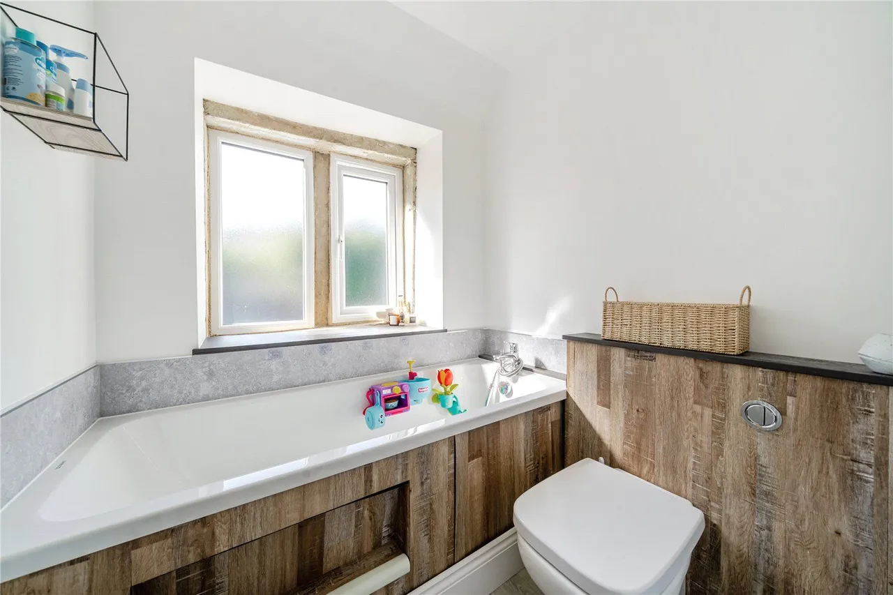 Manchester Road, Linthwaite, HD7, photo 11