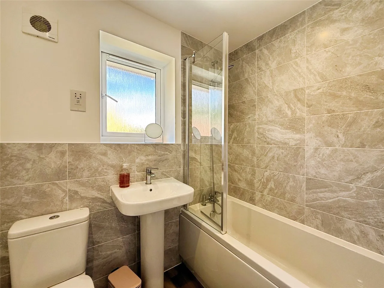 Cob Close, Blackwater, Camberley, Hampshire, GU17 9FU, photo 7