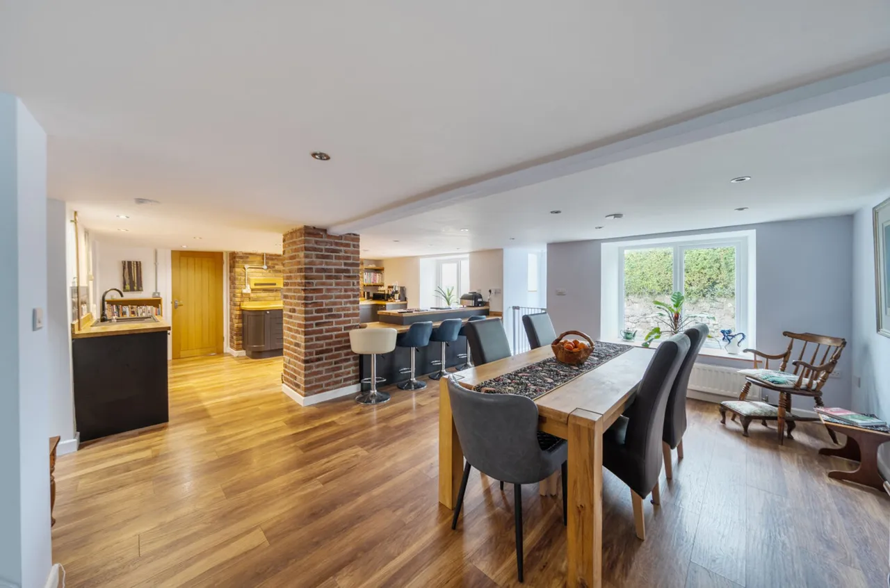 Ceidrim Road, Garnant, SA18, photo 8