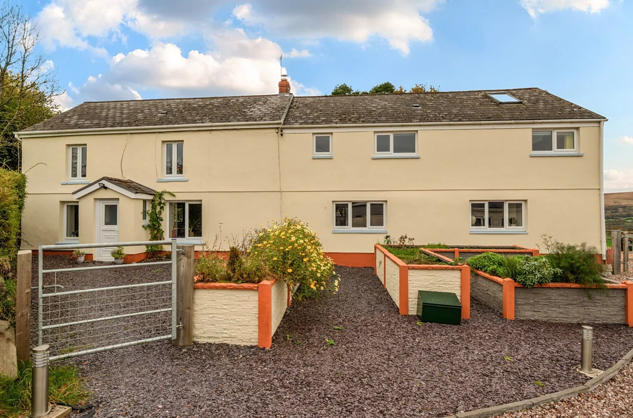 Ceidrim Road, Garnant, SA18, photo 28