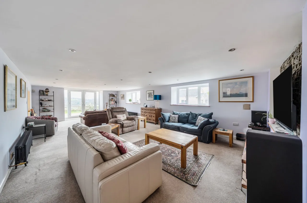 Ceidrim Road, Garnant, SA18, photo 10