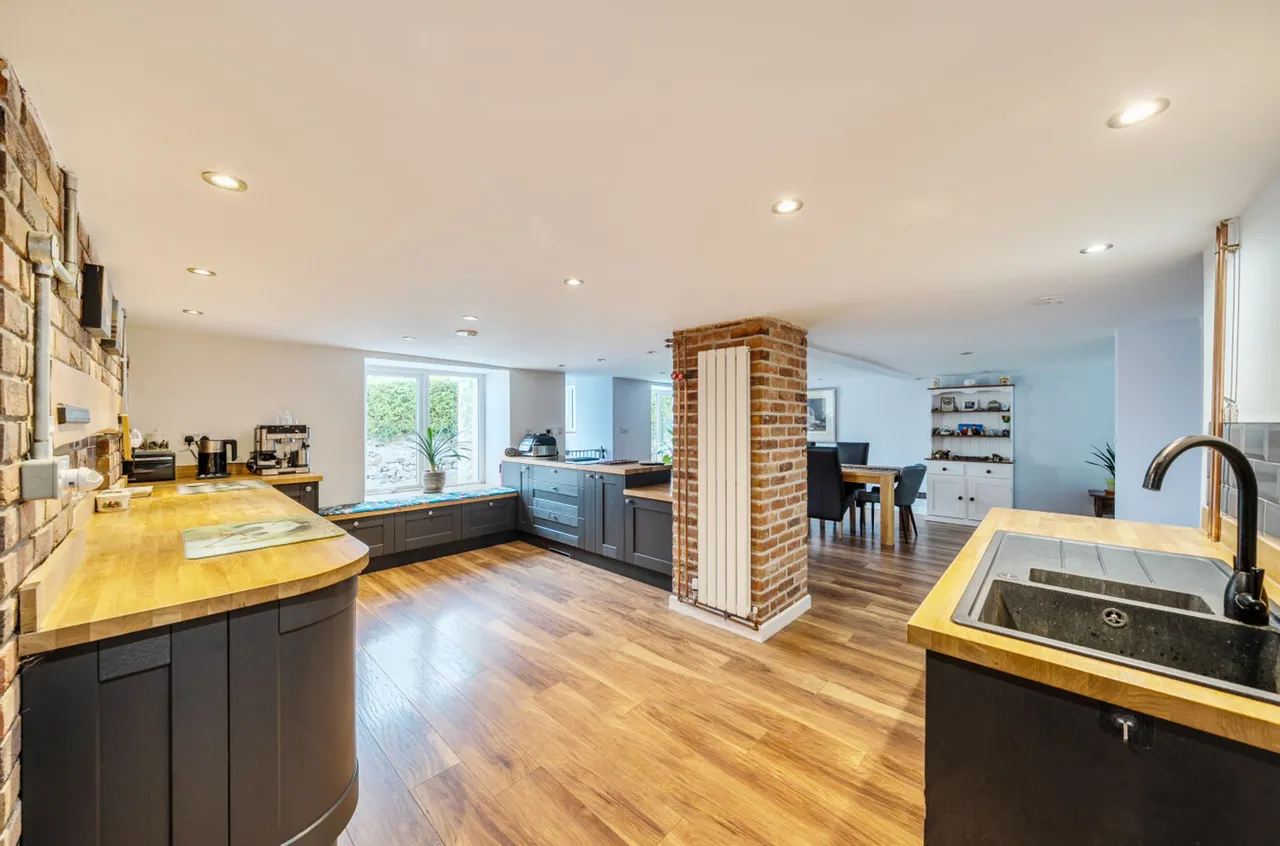 Ceidrim Road, Garnant, SA18, photo 7